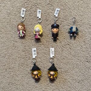 Bundle of 6 Hocus Pocus Figural Bag Clips/Keychains